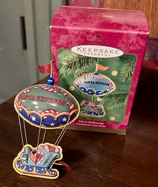 2000 Hallmark Keepsake Holiday Ornament - Merry Ballooning