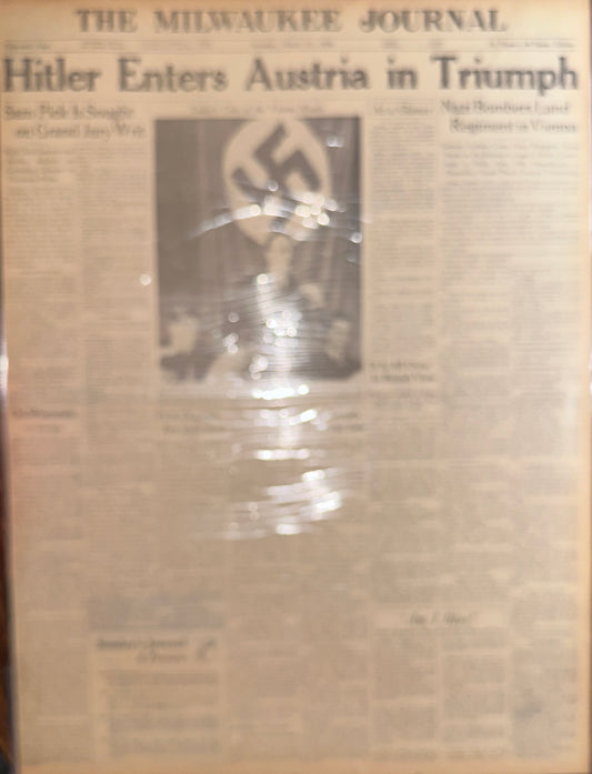 1938-MAR 12: HITLER ENTERS AUSTRIA IN TRIUMPH - HH0041