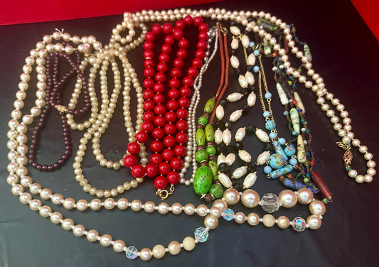 Mixed Bulk Lot of Fashion Beaded & Faux Pearl Necklaces