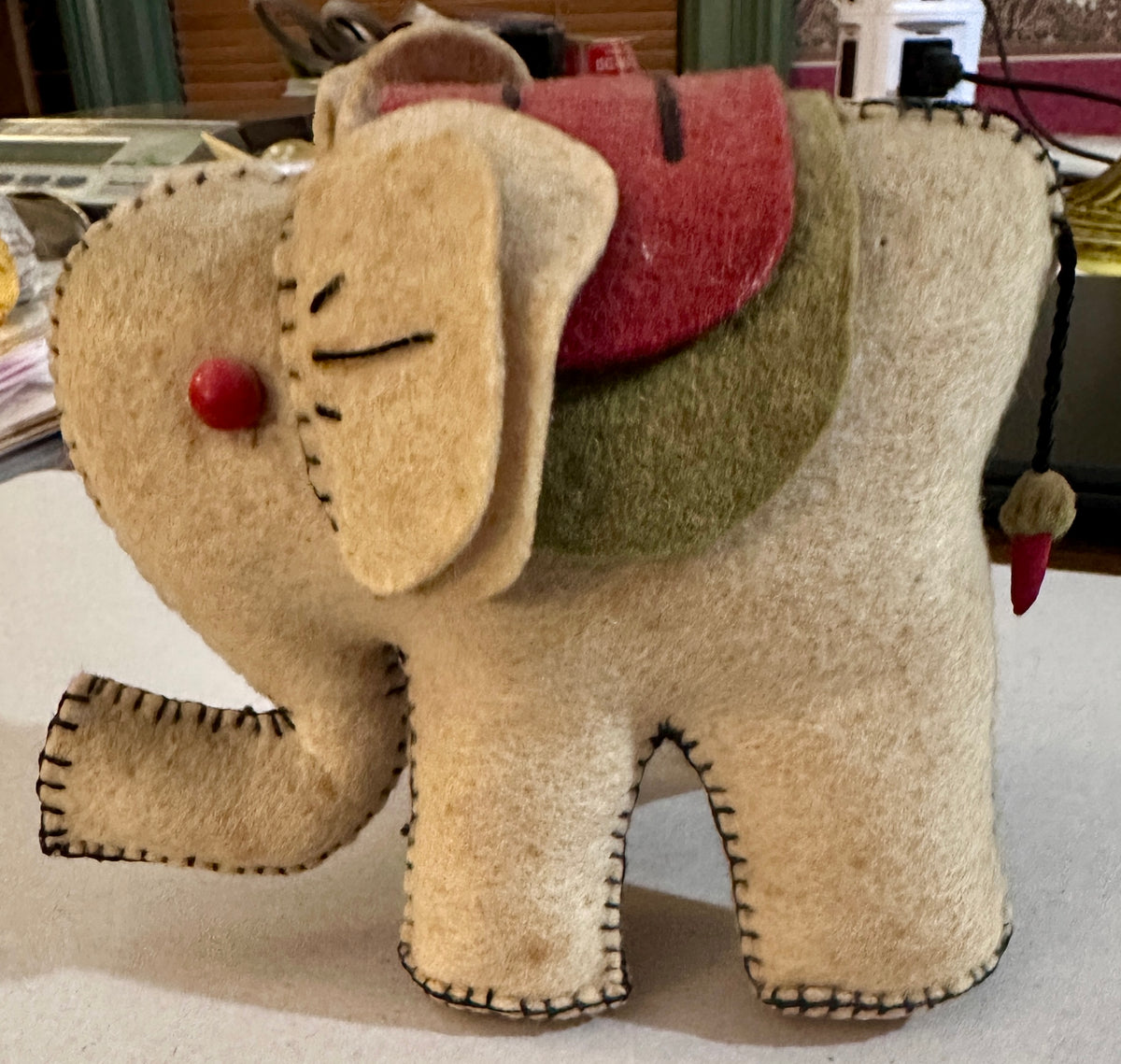 Vintage Felt Elephant 1950's era 4" tall with Read Plastic Bead Button Eyes CS36-2026