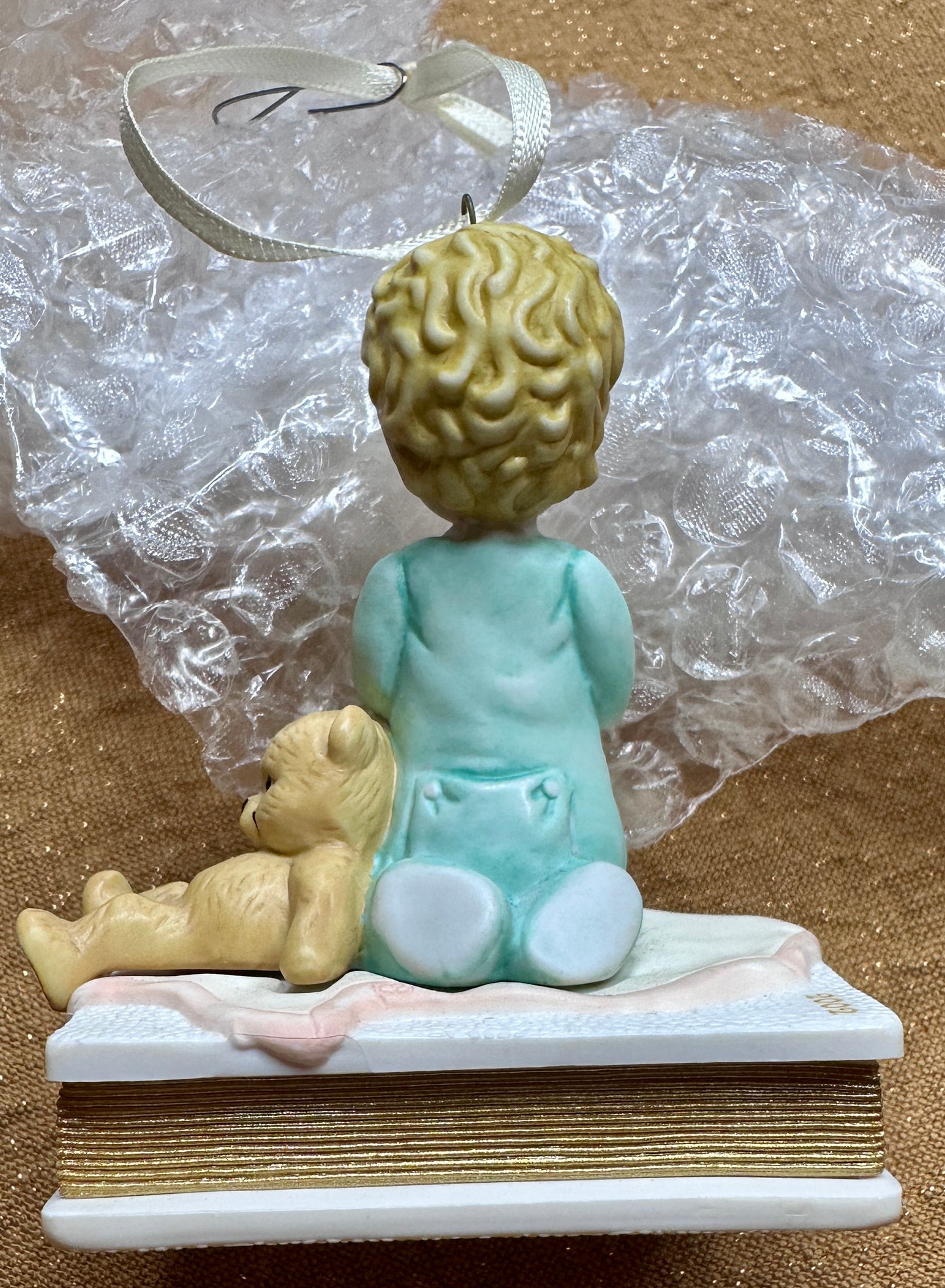 2002 Hallmark Keebsake Ornament - Godchild - Praying